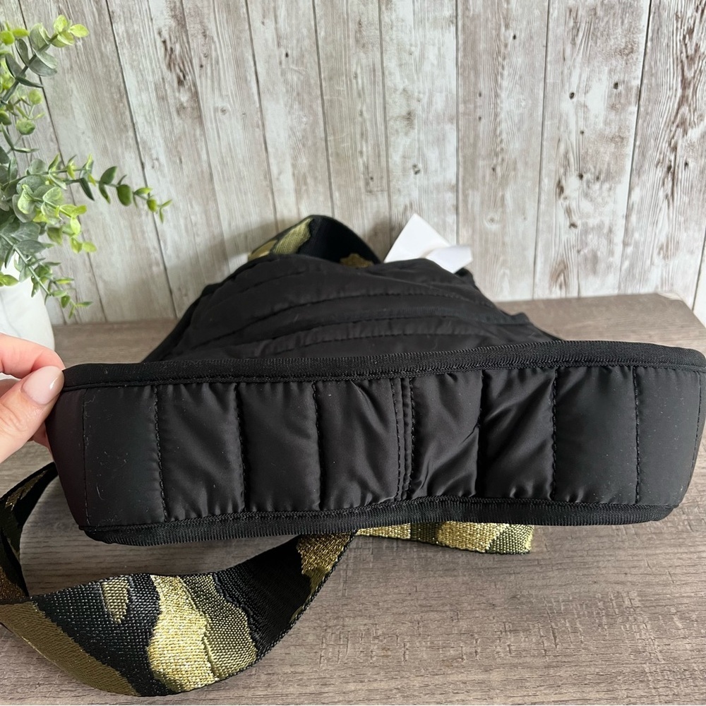 Ahdorned New Messenger Crossbody Quilted Black - Picture 4 of 5